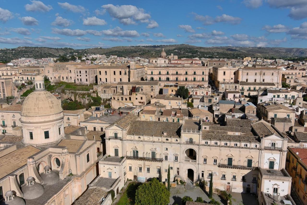 Palazzo Trigona Dependance Hotel Noto Exterior photo