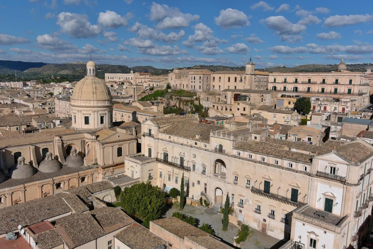 Palazzo Trigona Dependance Hotel Noto Exterior photo
