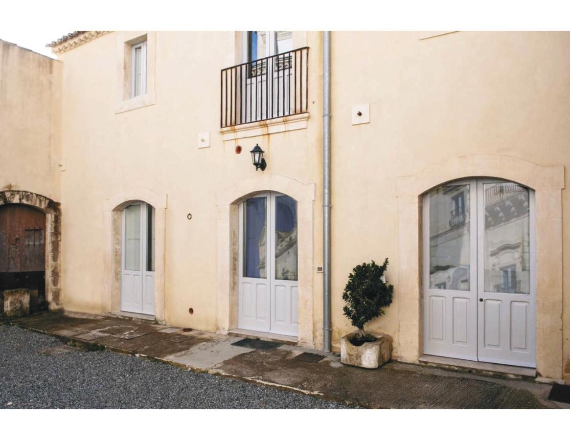 Palazzo Trigona Dependance Hotel Noto Exterior photo